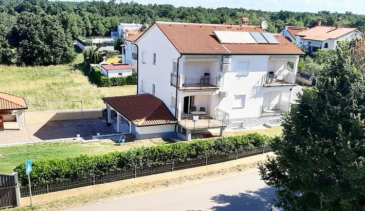 Guesthouse Pejo Porec Bagian luar foto