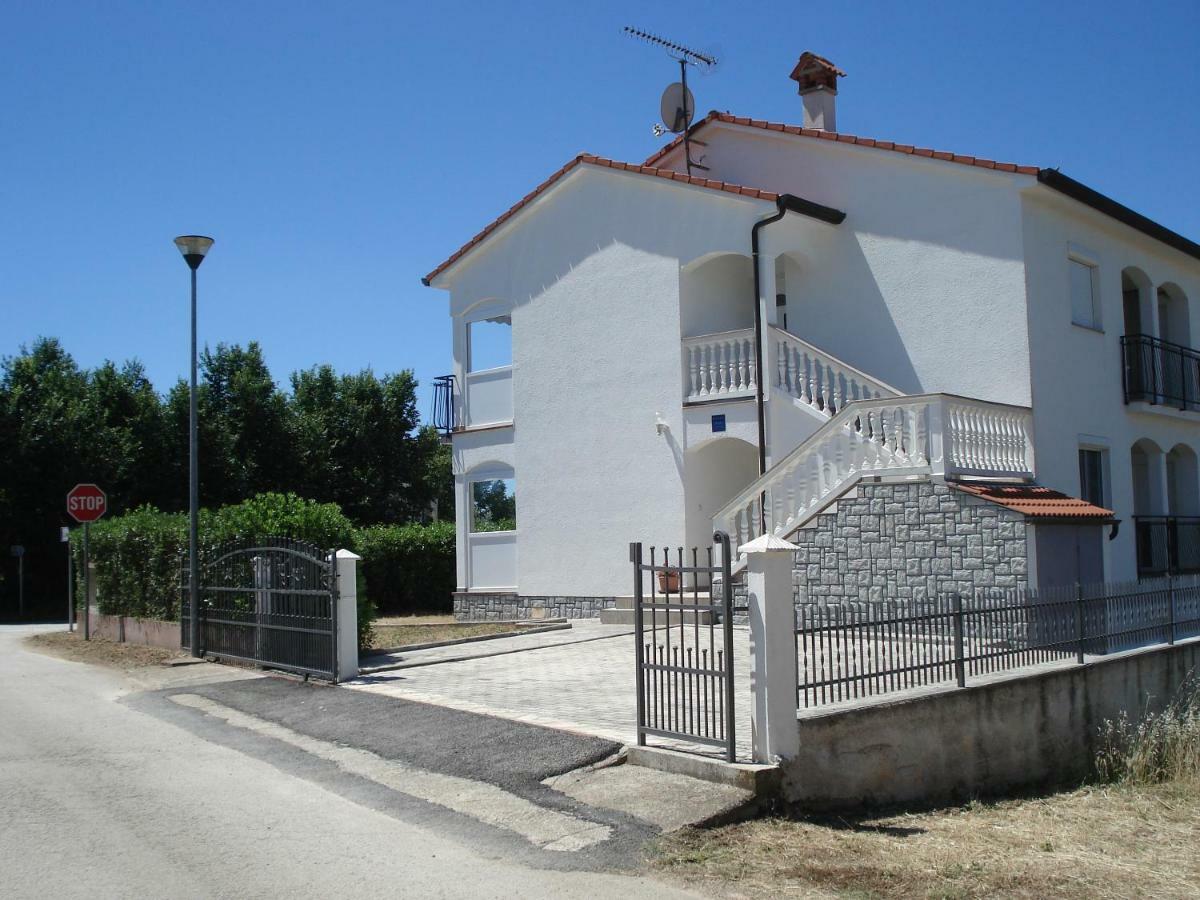 Guesthouse Pejo Porec Bagian luar foto